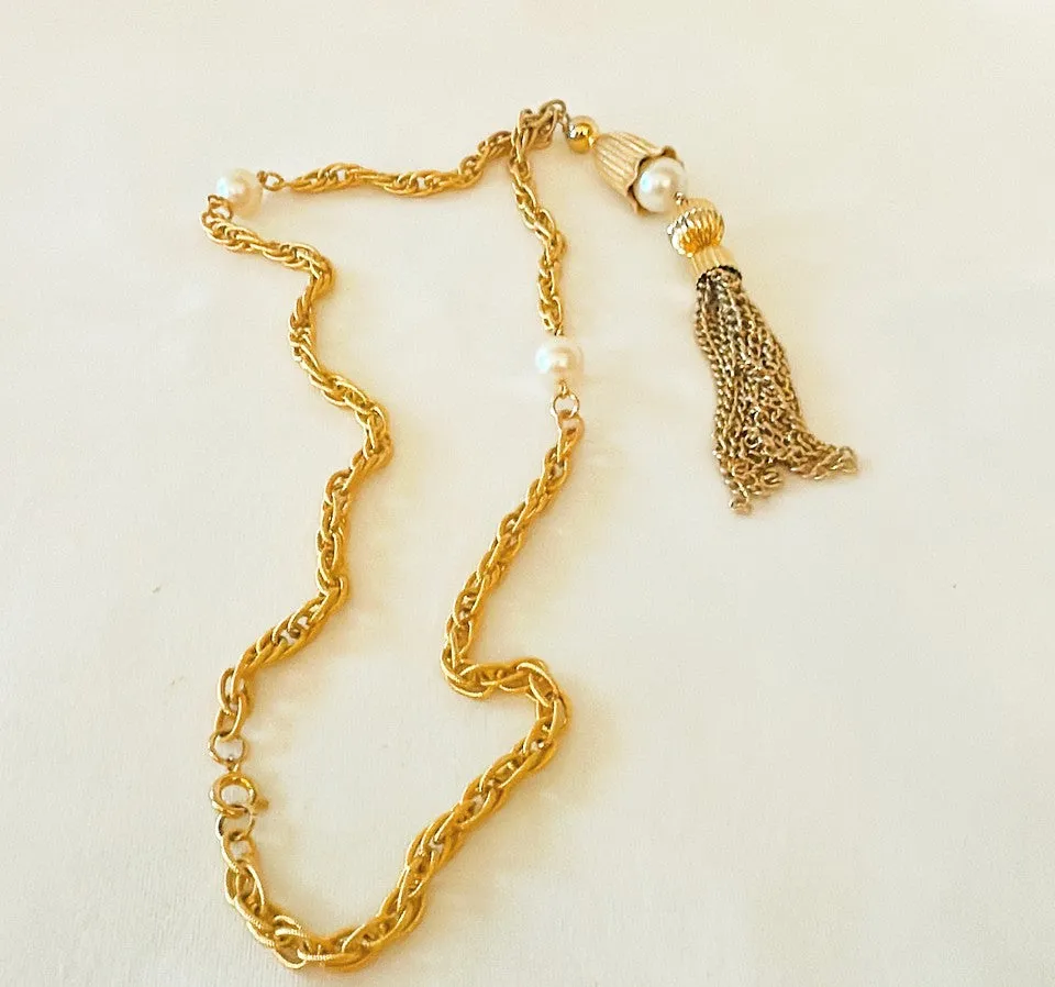 1970s vintage gold tone chain designer style necklace with pearl accents