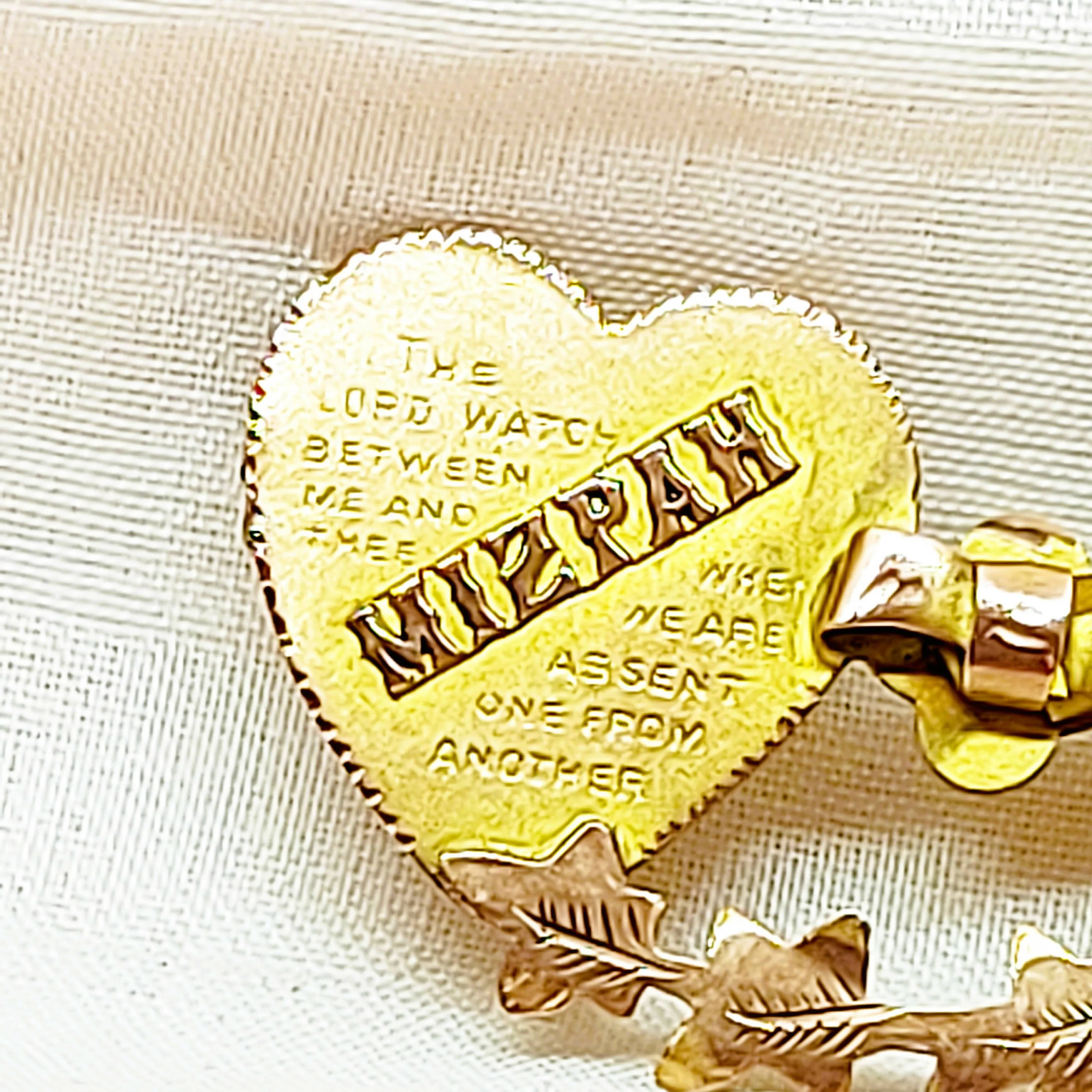 9ct Gold Victorian 'Mizpah' Love Brooch - Two Hearts Joined