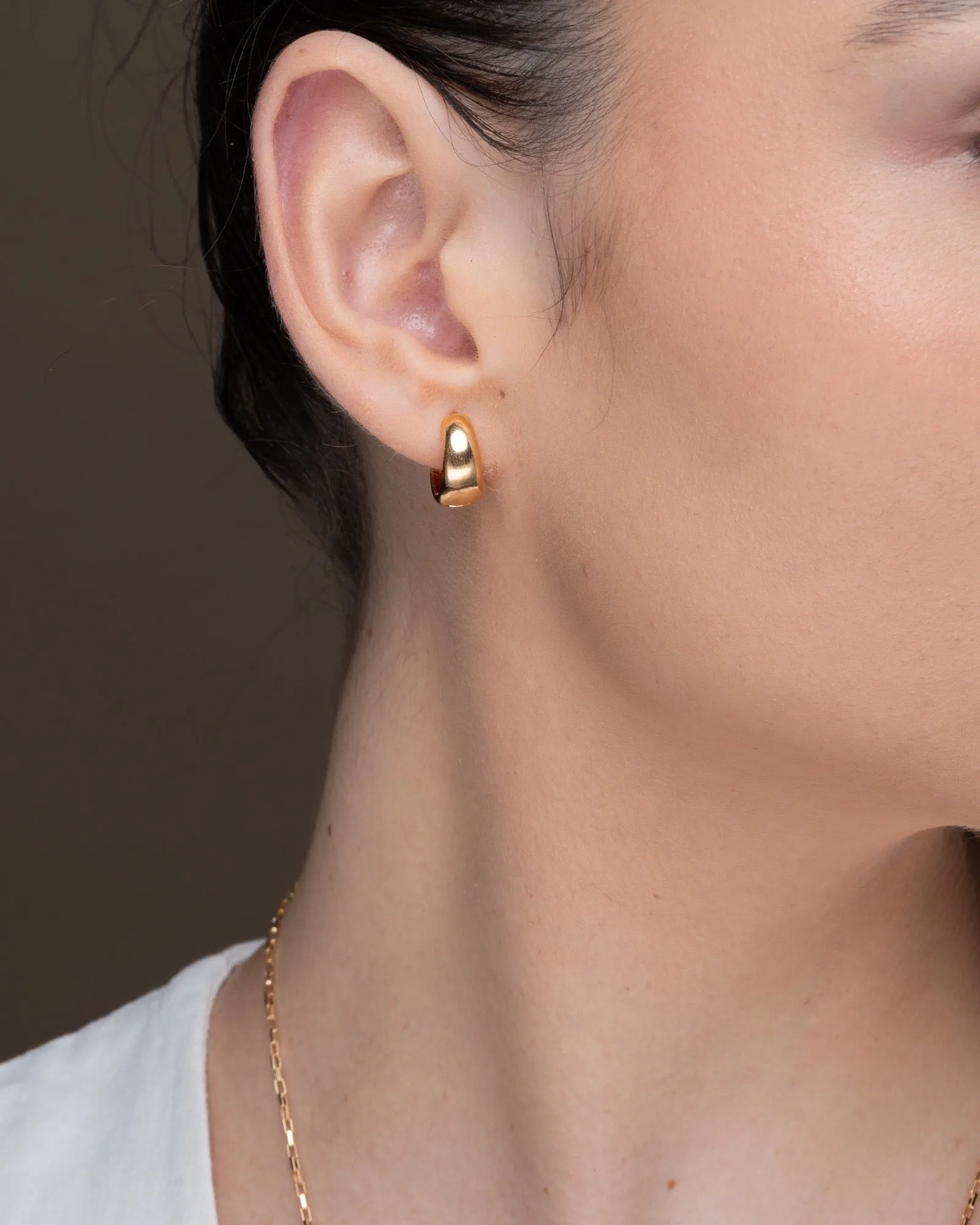 Agnes small hoop earrings