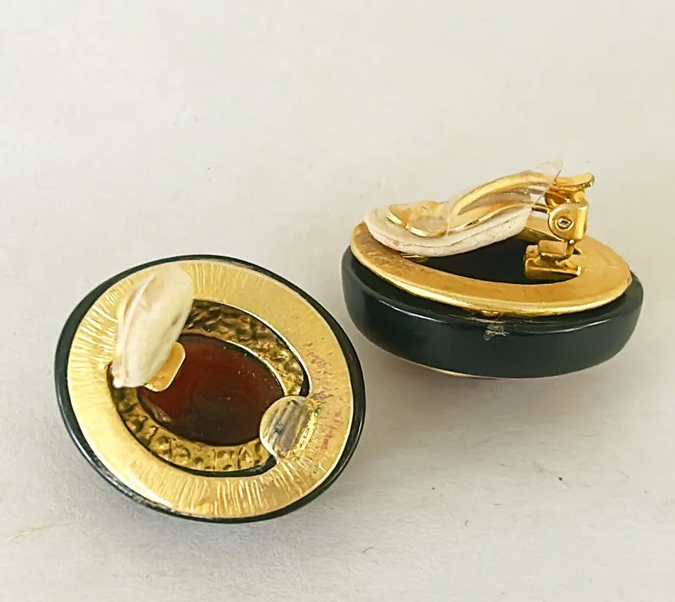 Classic oval clip on designer style vintage earrings.