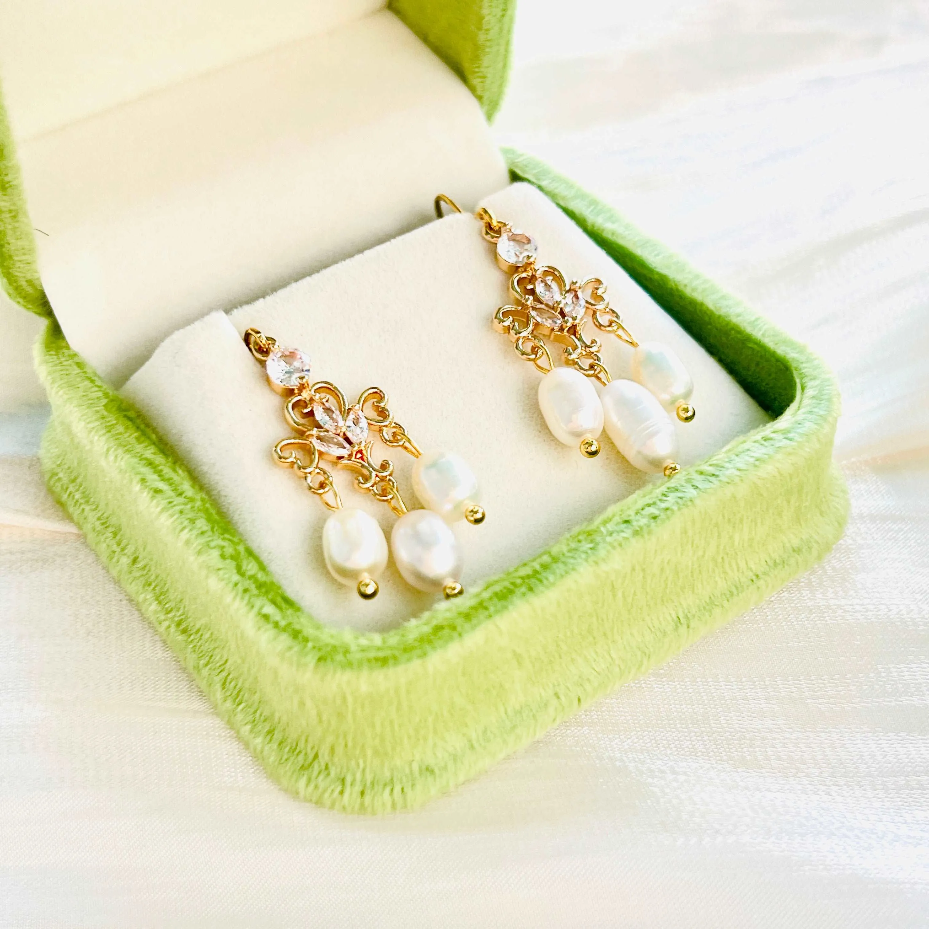 Classical Freshwater Pearl Tassel Earrings