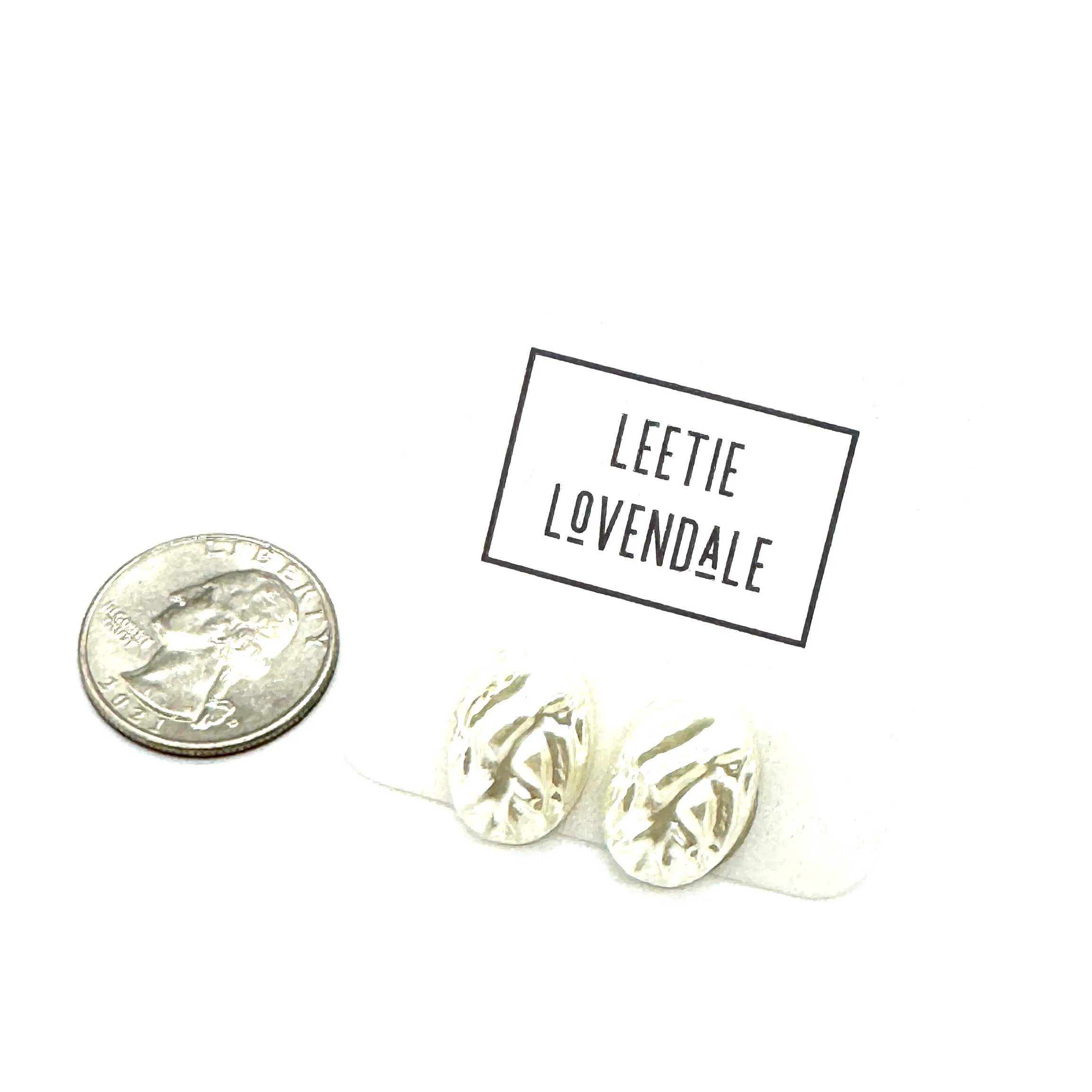 Cream White Pearl Oval Stud Earrings *