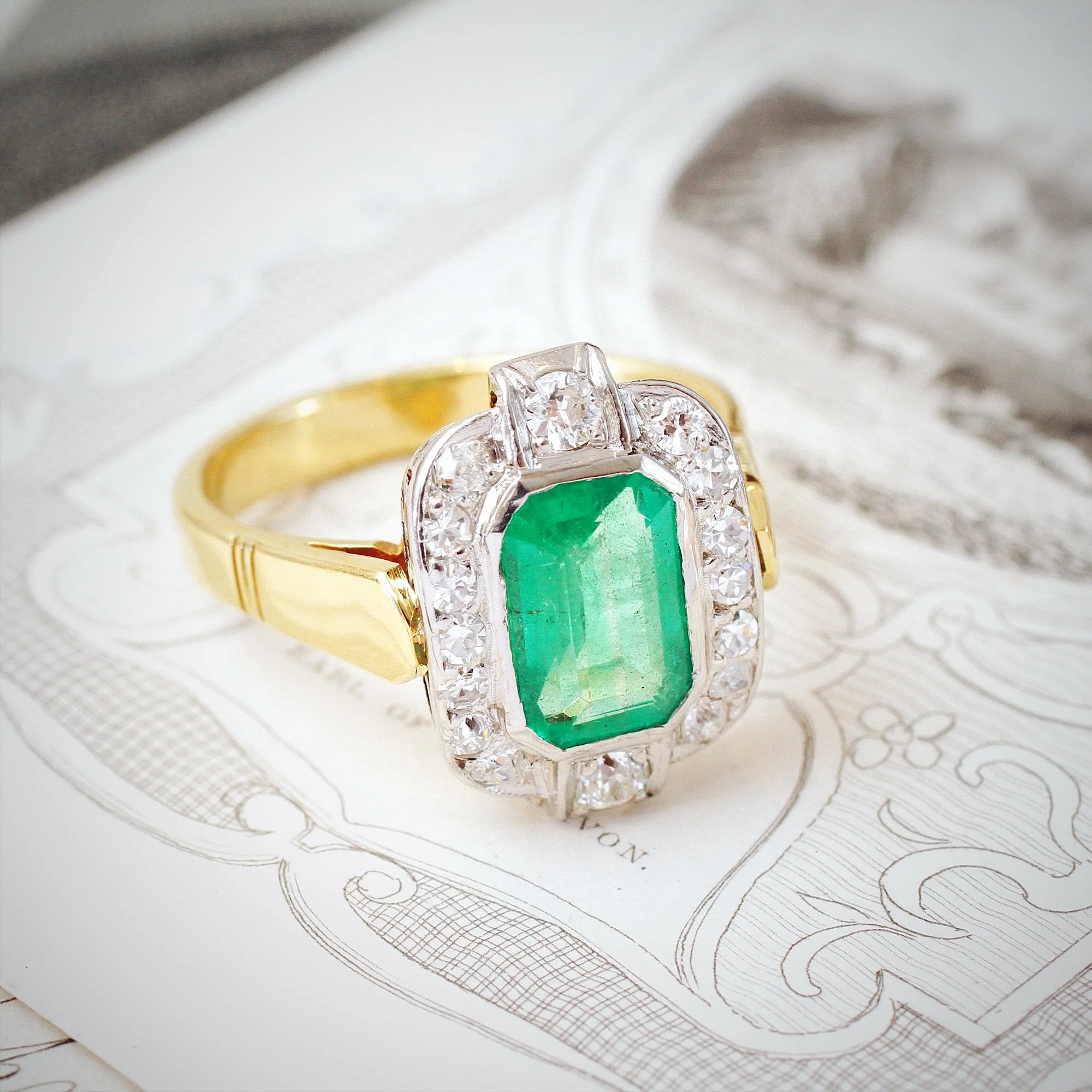Fantastique 1970's Deco Emerald & Diamond Cocktail Ring