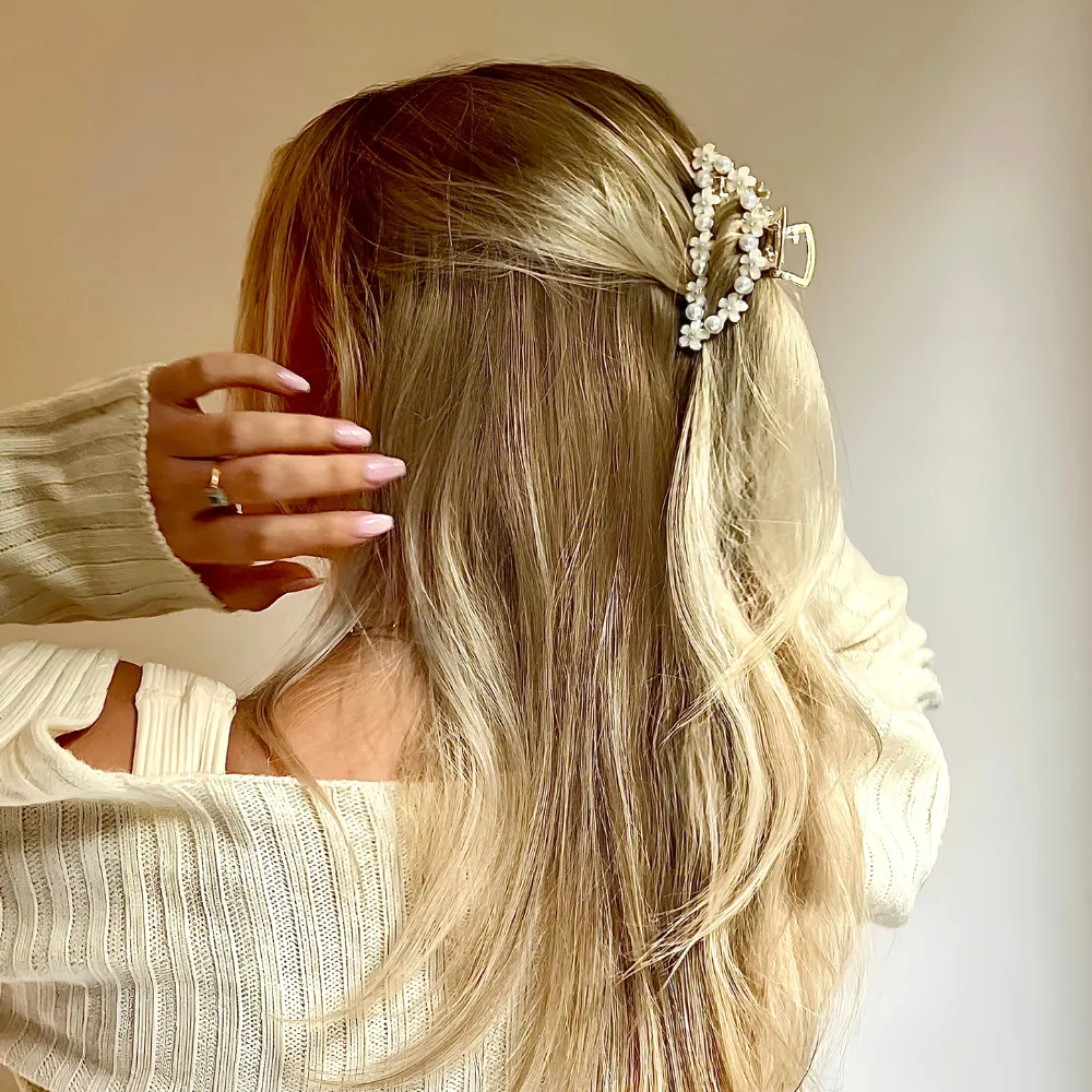 Flowers & Pearls Claw Clip