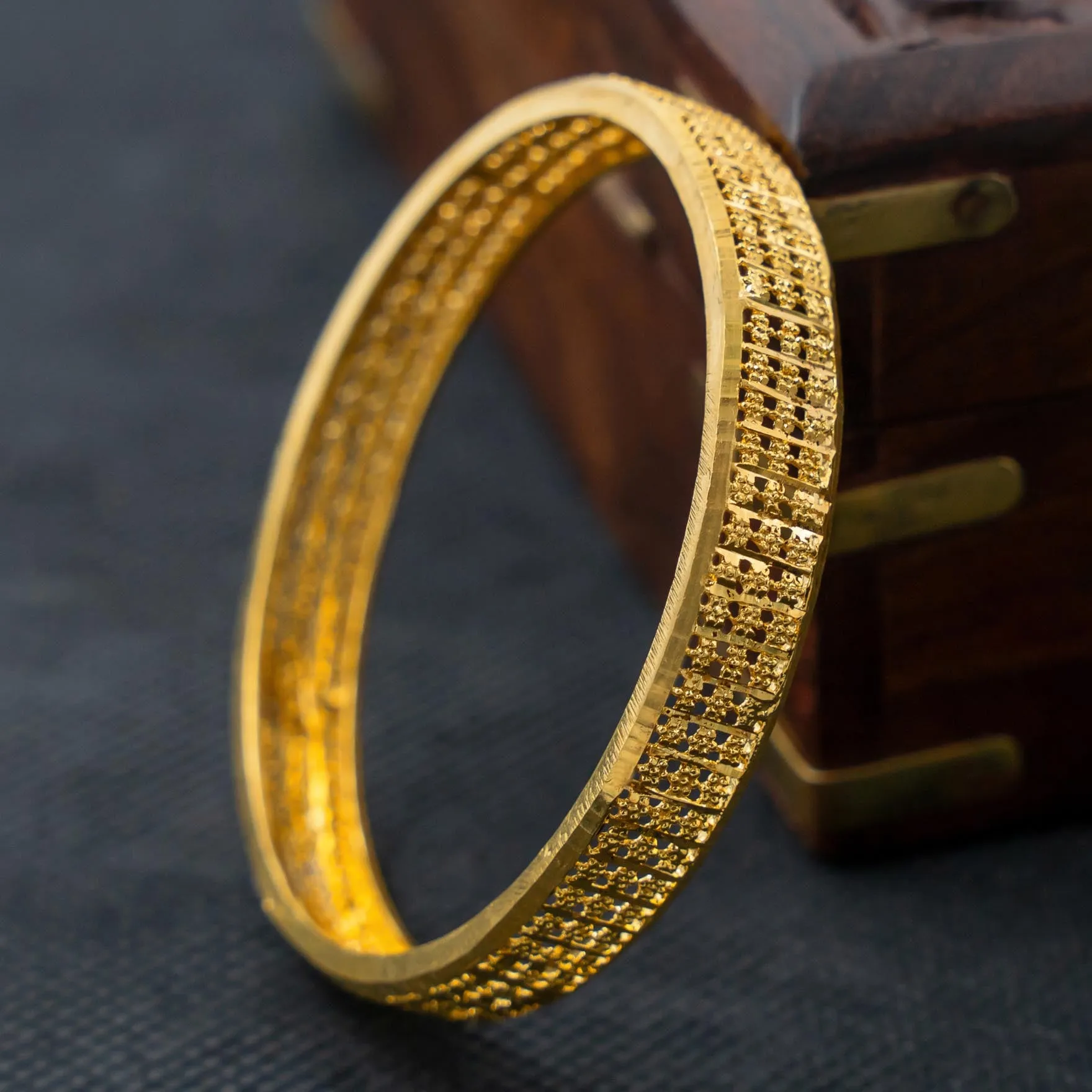 Gold Bangle PGB6-23-022