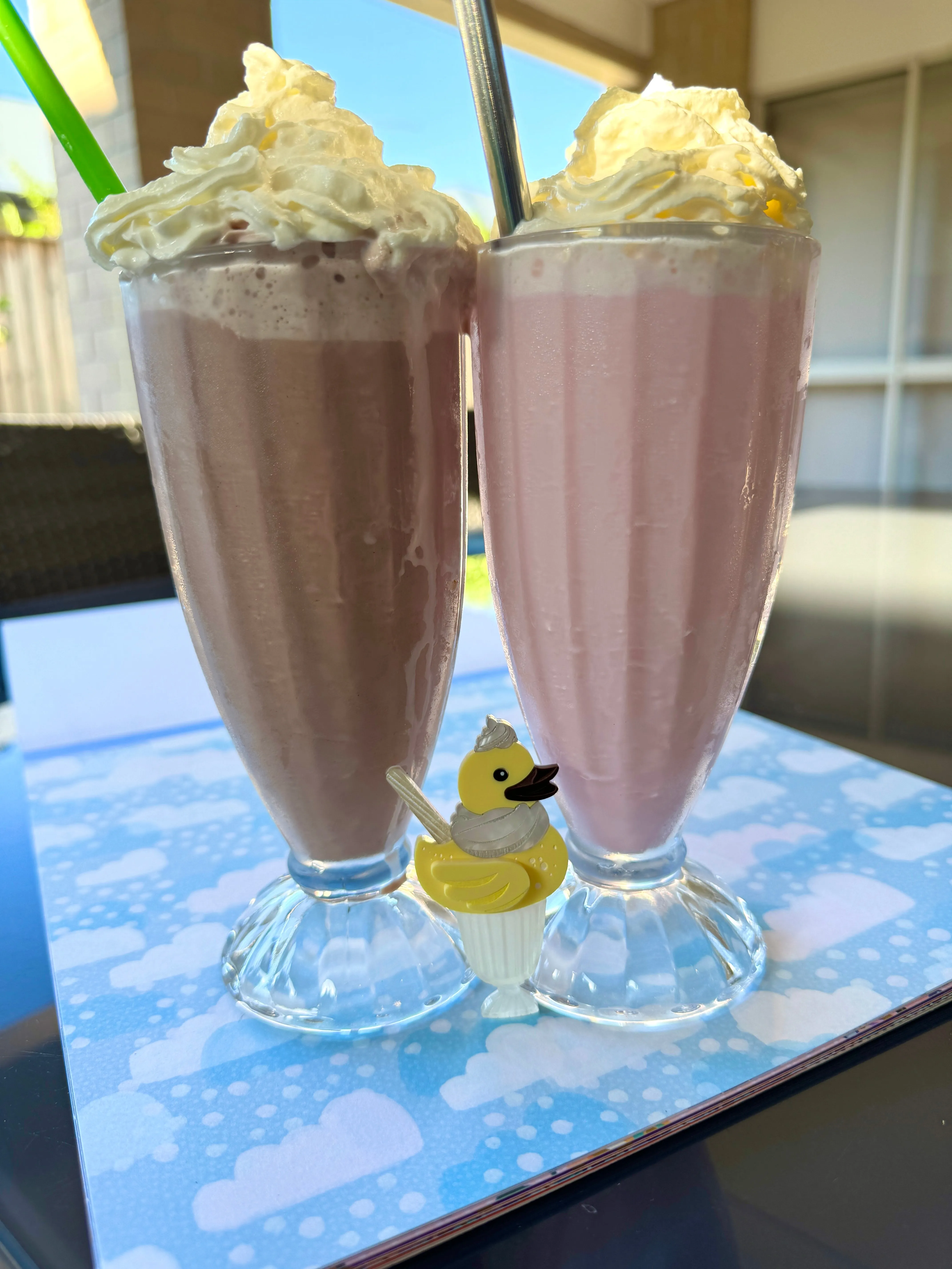 Milkshake 🥛 Ducky - Brooch - Set of 2