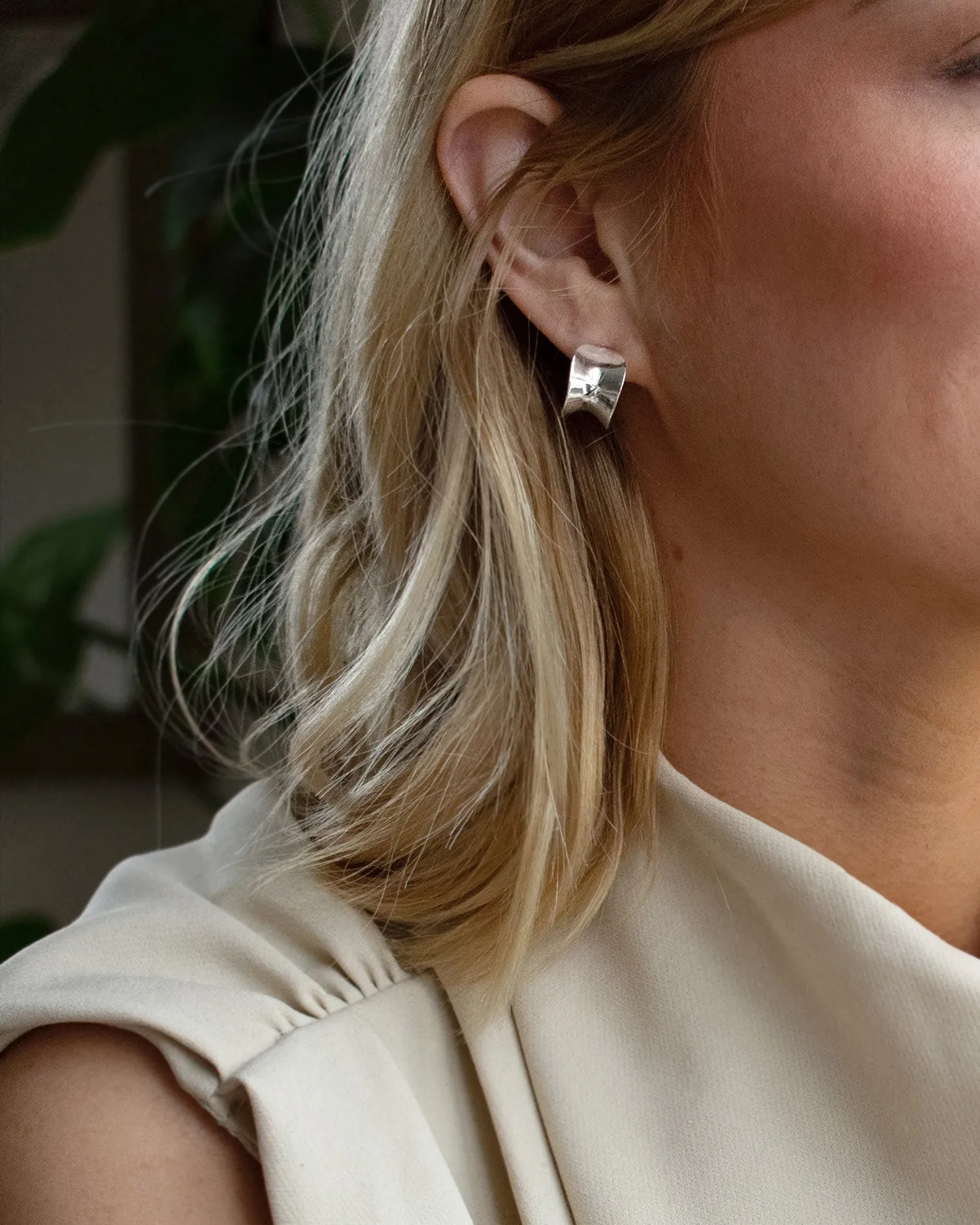 Wave mini hoops silver