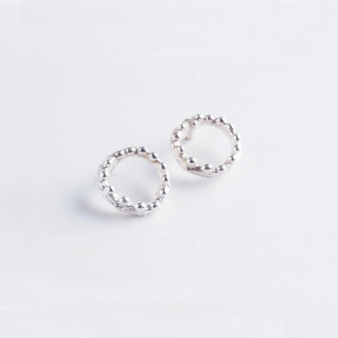 Τiny twig hoops with dewdrops - stud earrings - silver 925